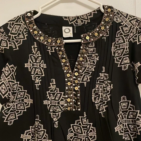 Akemi + Kin (Anthro) Romy Block Print Beaded Top - Picture 4 of 8